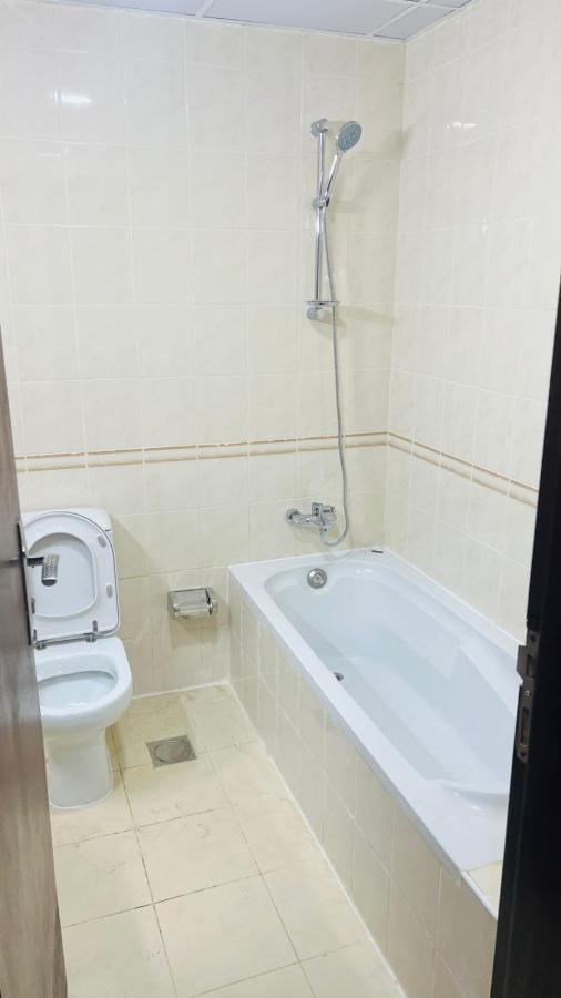 Séjour chez l'habitant Huge In Al Barsha 1 Near Mashreq Metro Dubaï